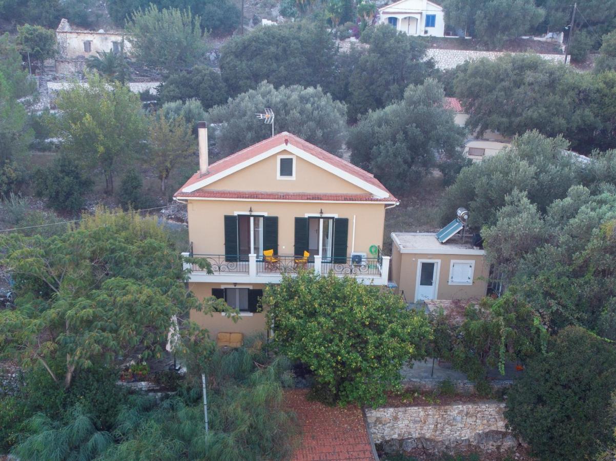 Almond Trees Cottage Divarata Zewnętrze zdjęcie
