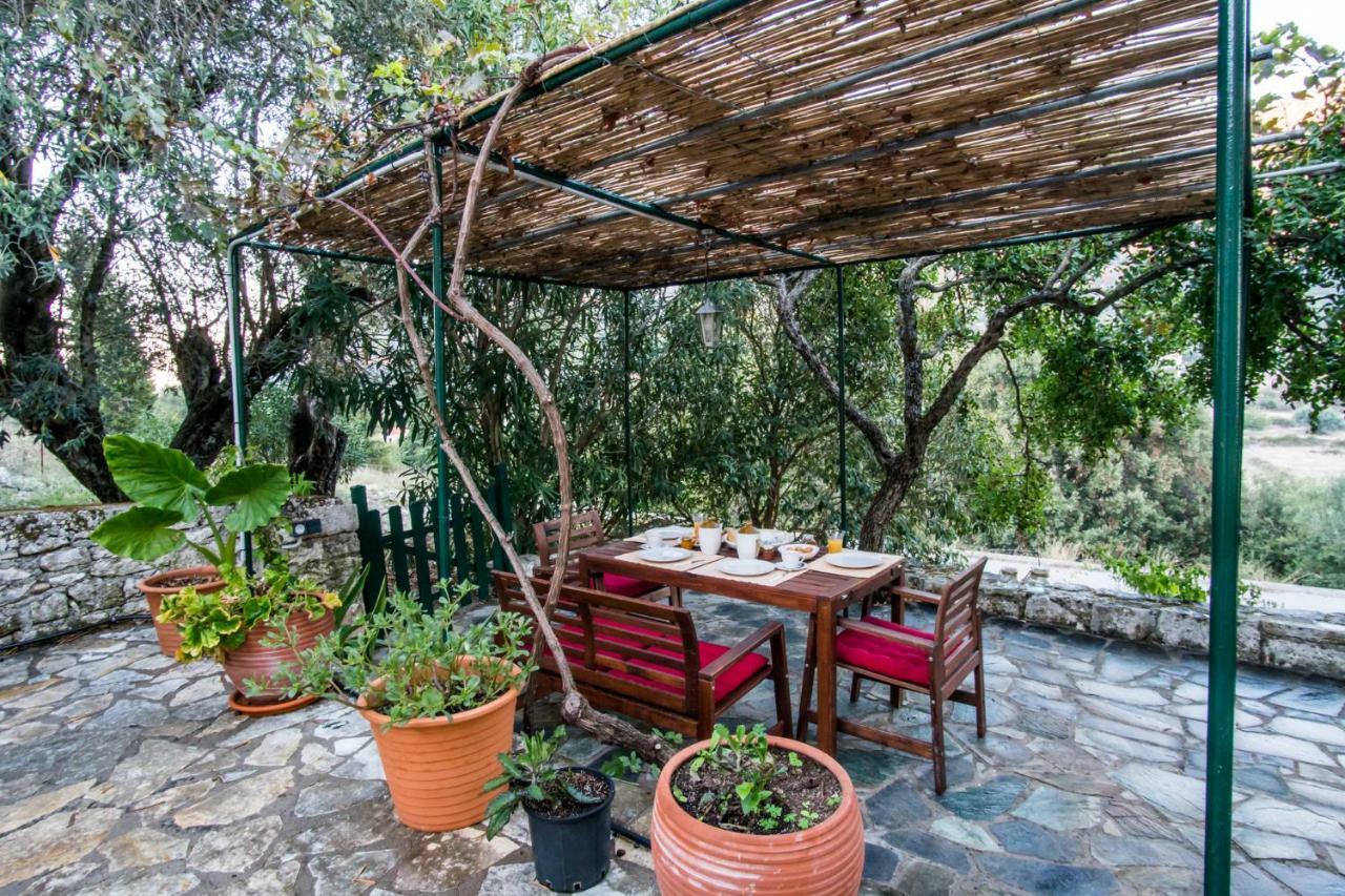 Almond Trees Cottage Divarata Zewnętrze zdjęcie